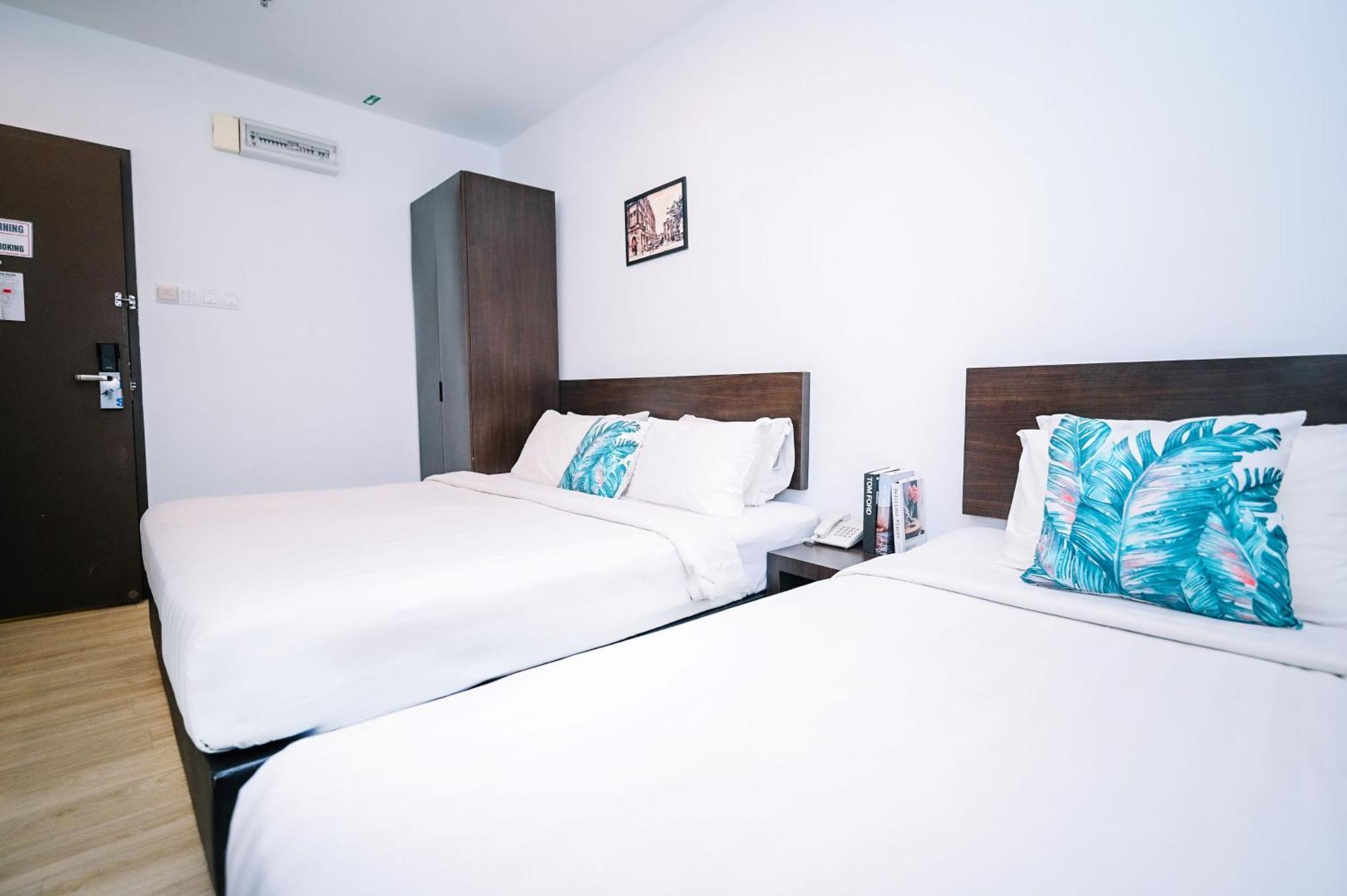 Swing & Pillows - Dataran Merdeka Hotel